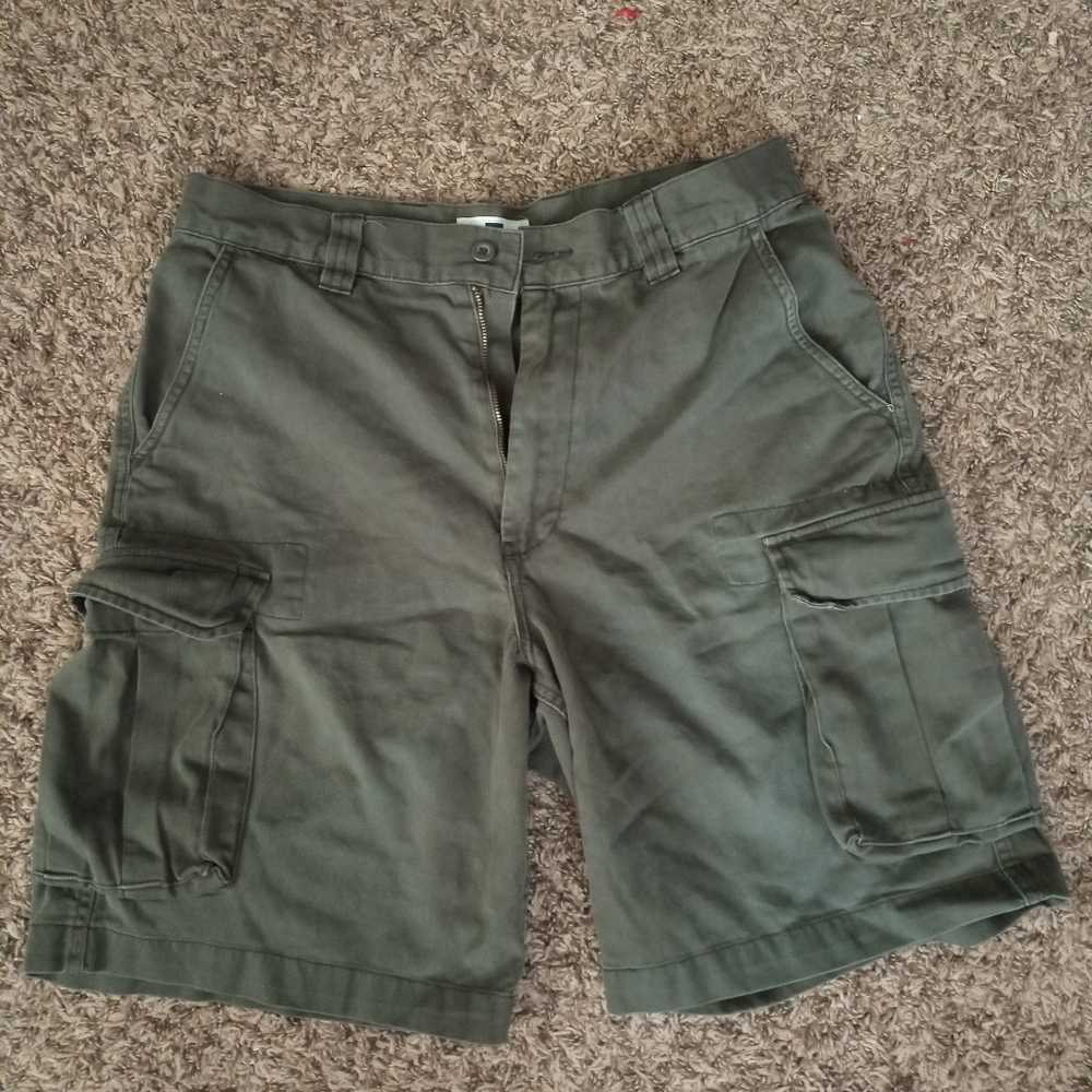 Sold Gap Cargo Shorts Green size 32